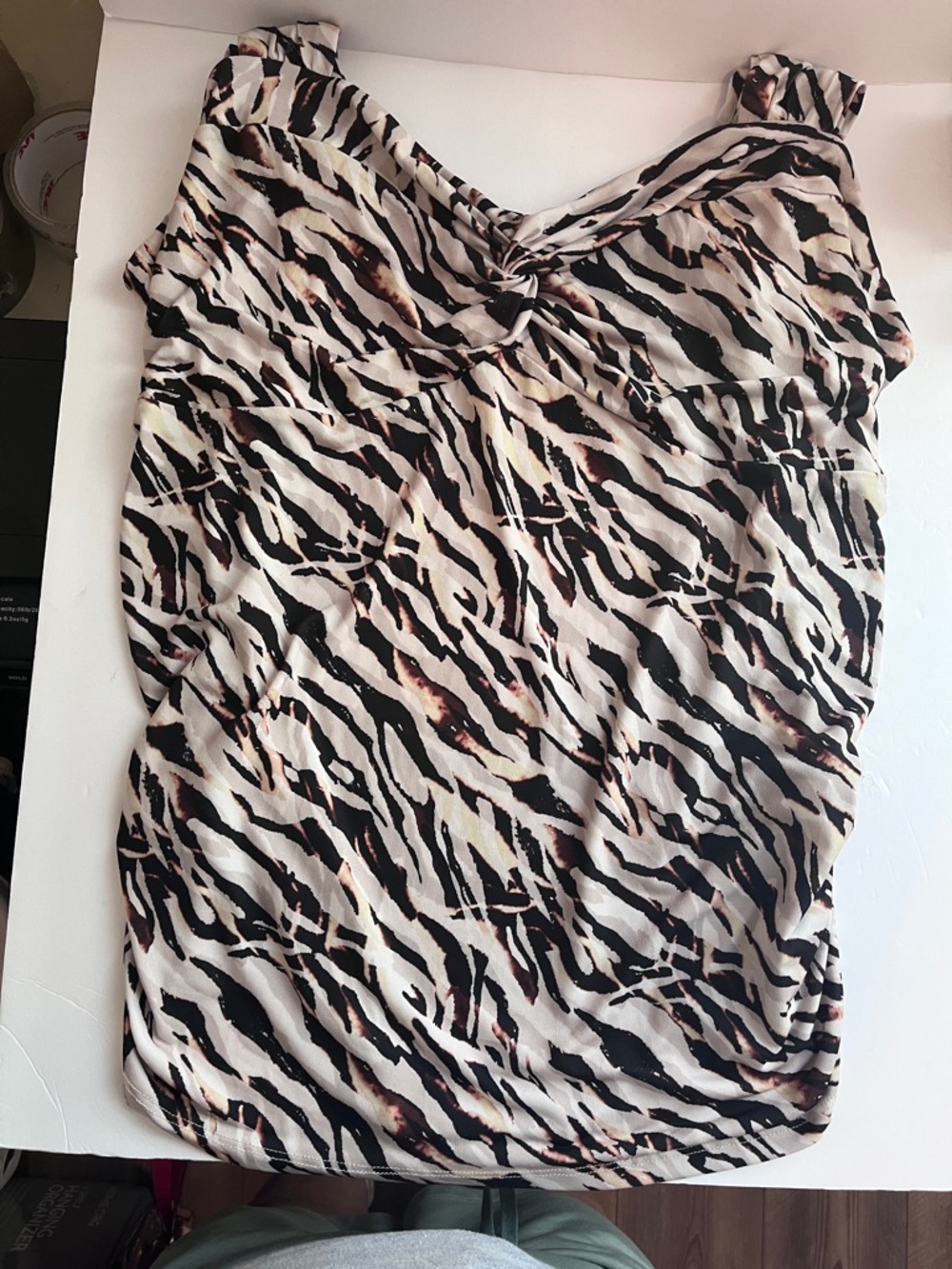 Women’s Torrid Size 2 Sleeveless Zebra-Print Tank Top in Cream and Black